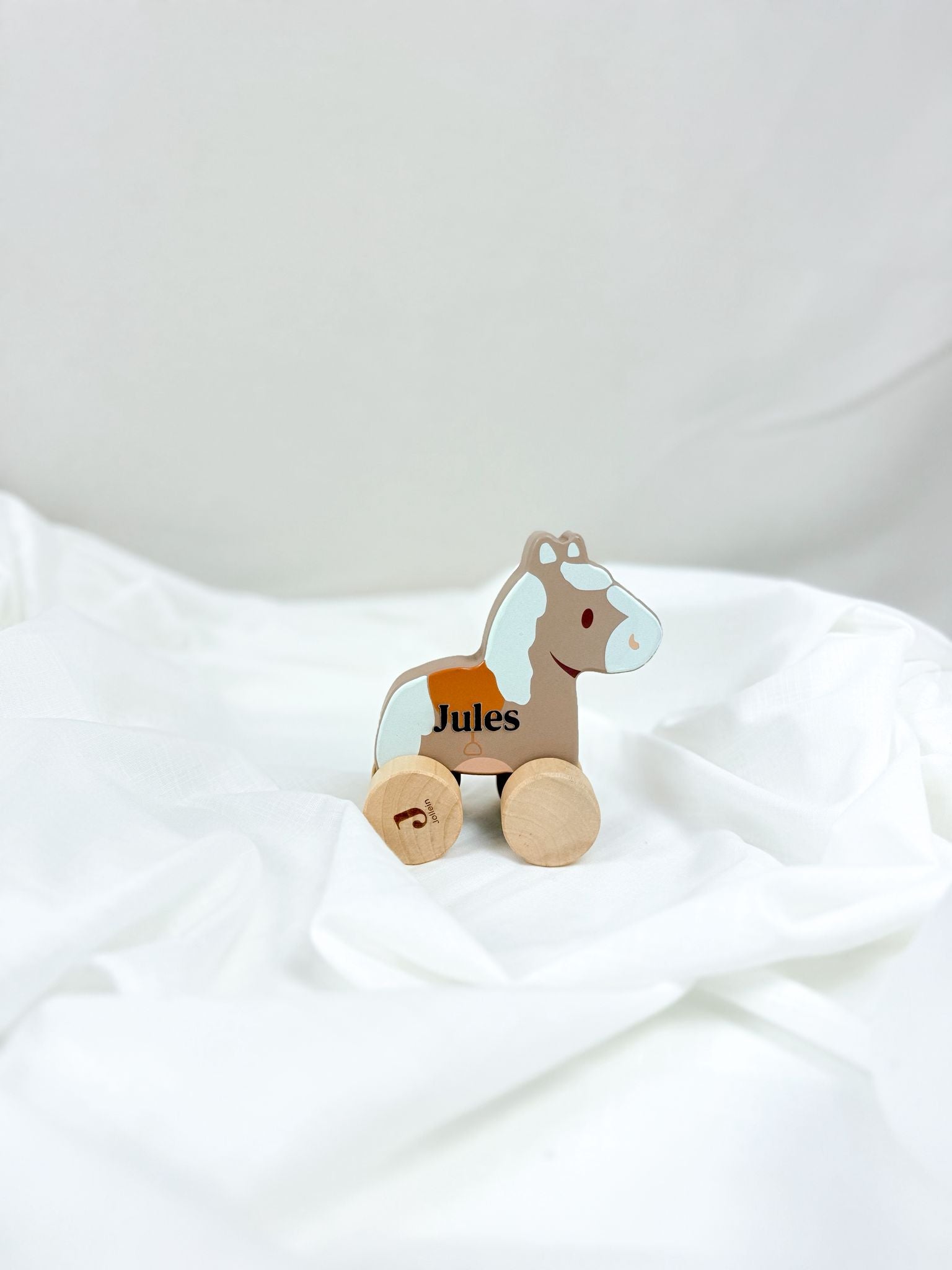 Houten Paard op wielen